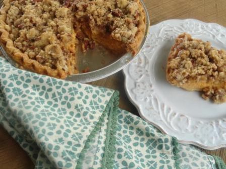 Pumpkin Pie with Cinnamon-Pecan Topping