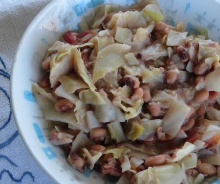 New Year's Black-Eyed Pea and Cabbage Soup